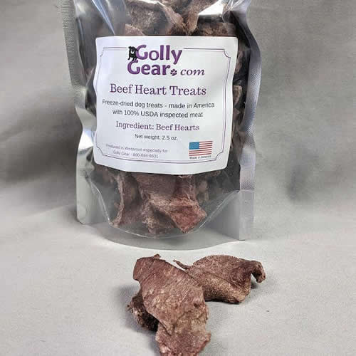 A 2.5 ounce pouch of Beef Heart Treats with examples in front of the pouch.