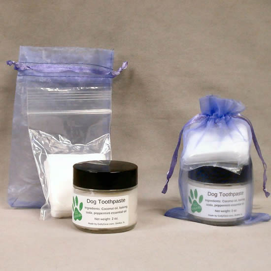 The packaging of GG Naturals Dog Toothpaste with gauze and a net bag included.