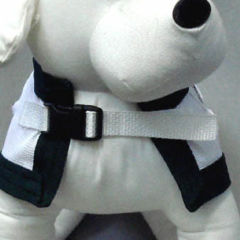Front of the K9 Kool Coat showing the adjustable pinch-clasp at the neck.