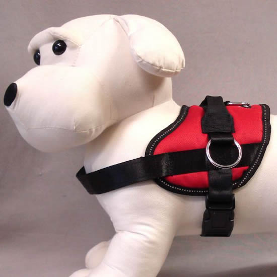 Dog mannequin showing the side of the Reflective No-Pull Harness.