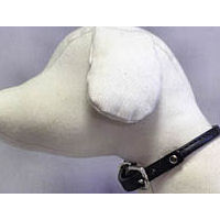 White dog mannequin showing the black Poochee Rolled Leather Collar.